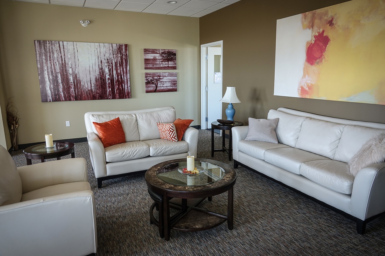 waiting-room-3403189_1280